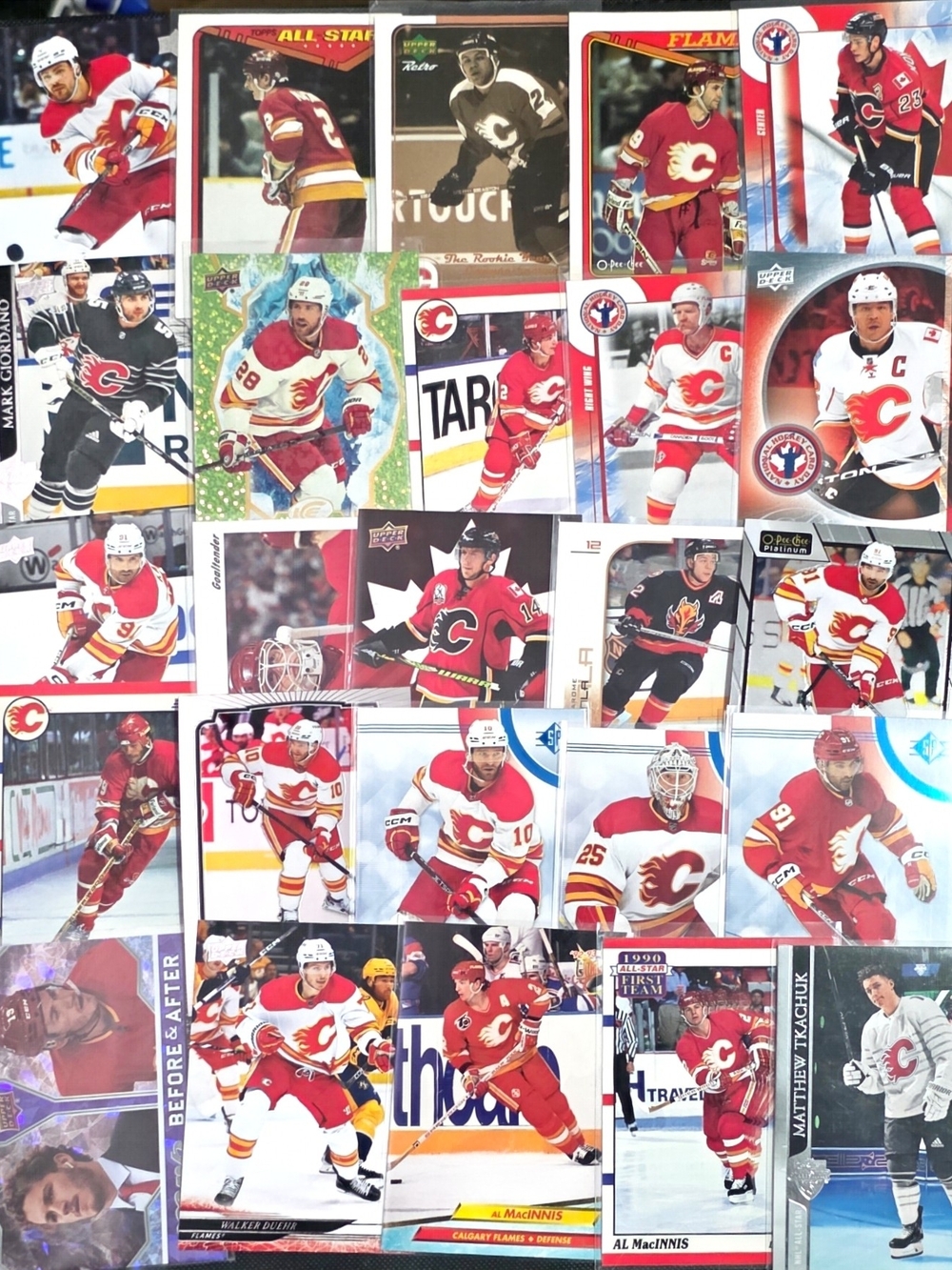 Calgary Flames Hockey Card Lot (25 Cards) MacInnis Iginla Tkatchuk